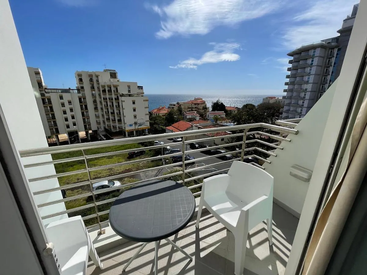 Dfm Happy Days Aparthotel Funchal  Funchal (Madeira)