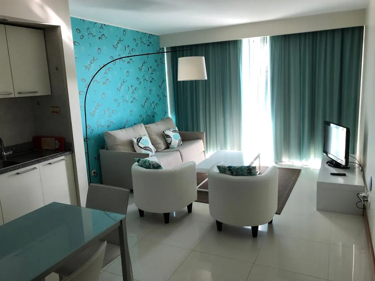 Dfm Happy Days Aparthotel Funchal